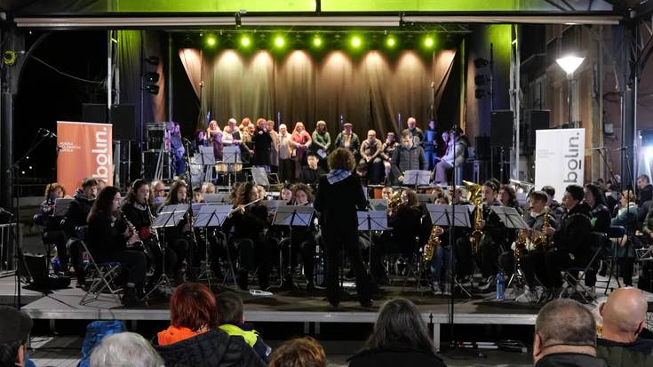 Bideoa. Danbolin musika eskolako bandaren kontzertua