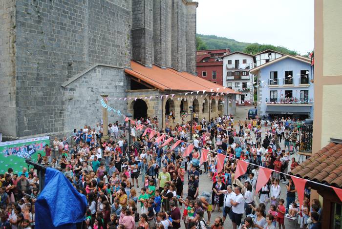 Aiako festak: Zumba solidarioa, Aspanogi Gipuzkoako Haur Minbizidunen Guraso Elkartearen alde
