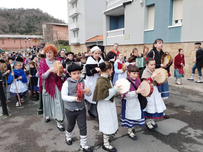 Asteburuan eskean aterako dira aiarrak eta oriotarrak