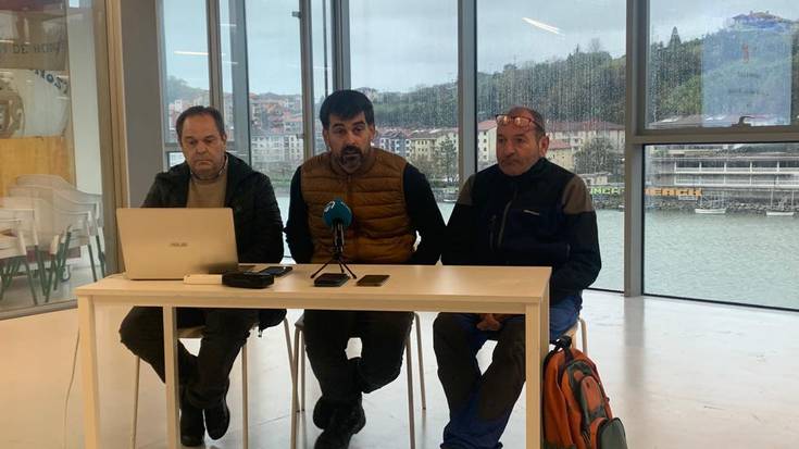 Angularen arrantza "profesionalizatzea" adostu dute eta harrapatzeko lizentzia kopurua 150era jaitsiko da