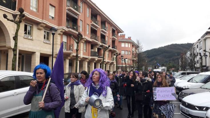 Gaur iluntzean manifestazioa izango da Orion, Orioko Emakumeen Mahaiak deituta