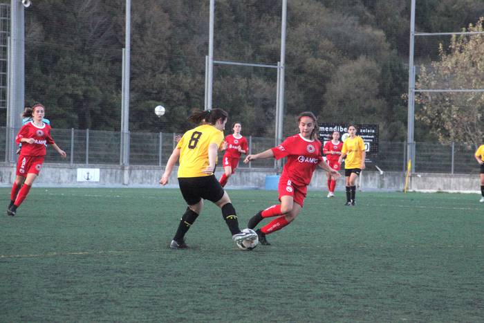 Bi garaipen lortu dituzte Orioko futbol taldeek asteburuan