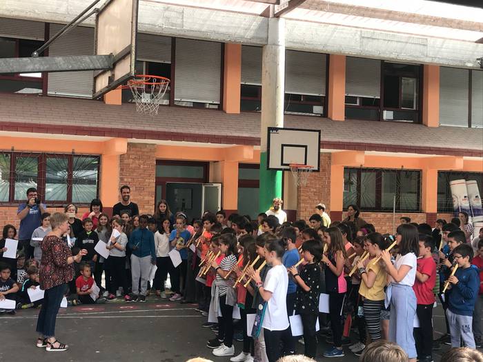 ANDEREÑO BELENI AGUR HUNKIGARRIA EGIN DIOTE IKASLEEK
