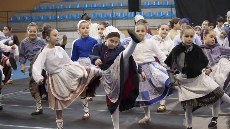 Danbolin eskolak ate irekiak antolatu ditu maiatzean eta ekainean