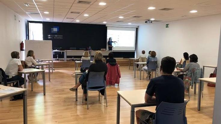Enpresa txiki eta ertainei talentua erakartzen laguntzeko ekimena abiatu du UKUEk
