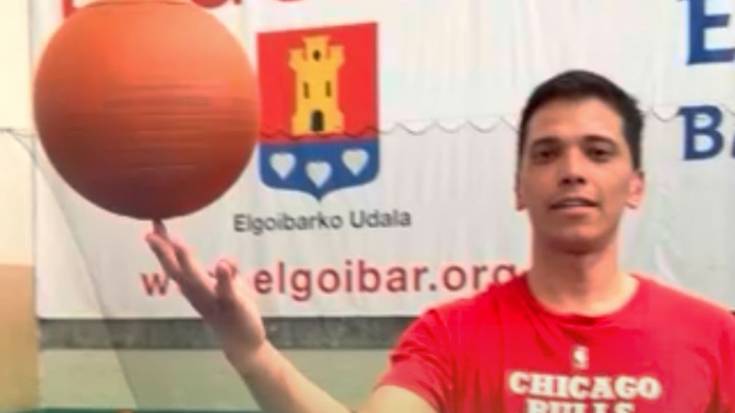 Elgoibarko saskibaloi jokalariak abilezia jokoan