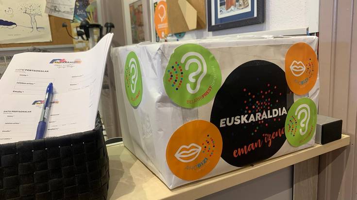 Kultur Etxean eskuragarri daude Euskaraldian izena emateko kutxa eta eskuorriak