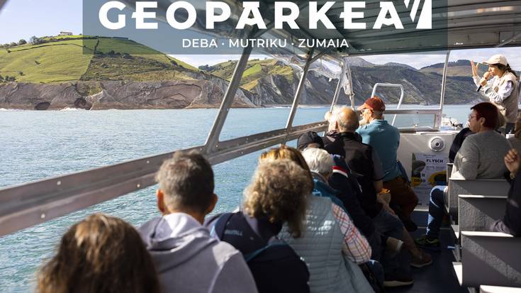 'Debatik Zumaiara itsasontziz' bisita gidatua egiteko aukera dute Gukakideek