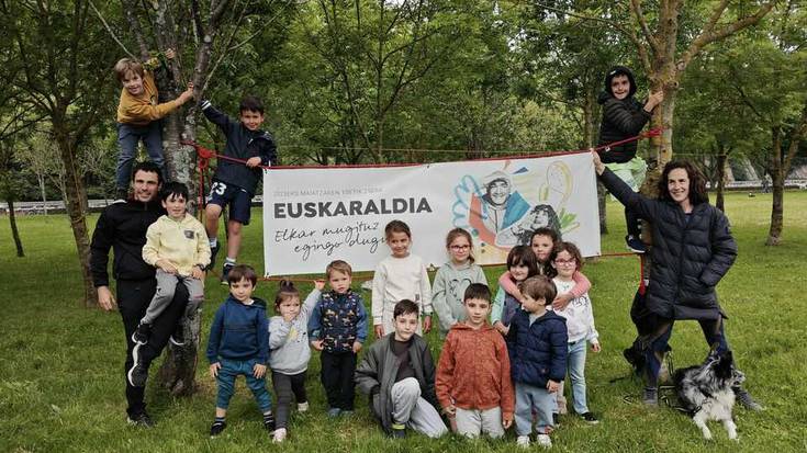 Saltoka eta brinkoka hasi dute gaztetxoek Kukuarri Astea